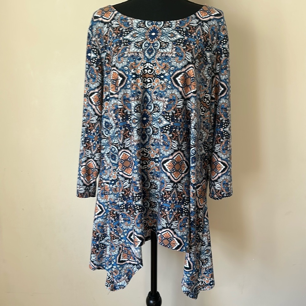 Tunic, cut-out back